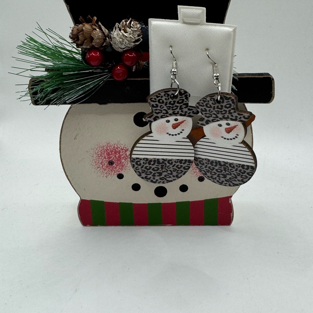 Woodโ Snowman Earrings NEW